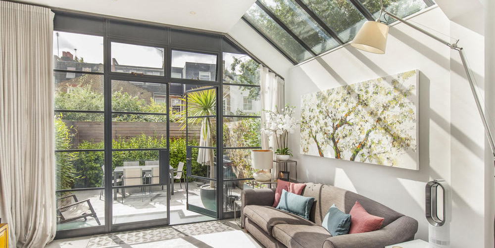 Steel windows BRIGHTEN LIVING SPACE